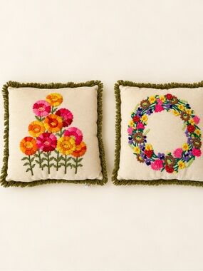 Vintage Handmade Boho Crewel Floral Embroidered Throw Pillows 13” Pair